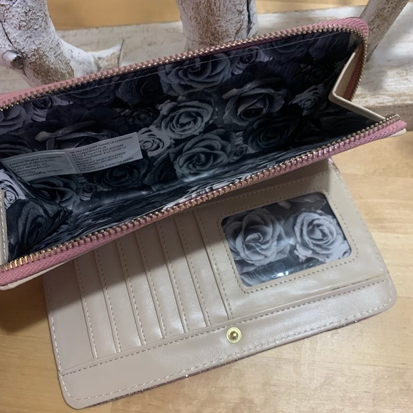 Adrienne Vittadini Wallet - Picture 5 of 6